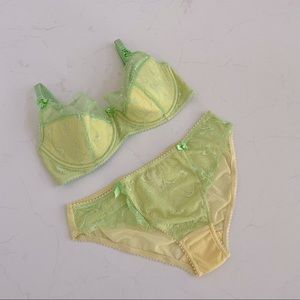 Victoria's Secret Lightly Lined Balconet Bra & Panty Set, 34D